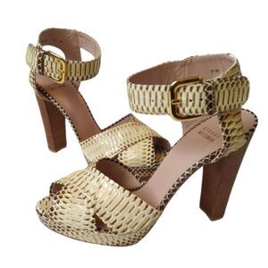 NWOT Stuart Weitzman Snakeskin Heels